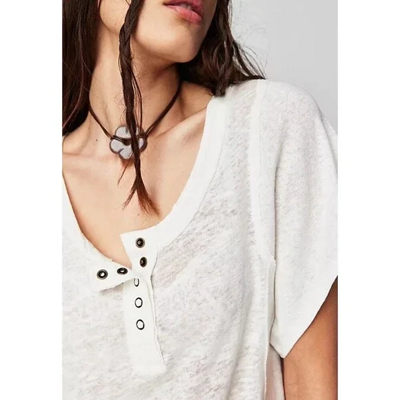 Free People What's Good Henley Top Size Medium Short Sleeve Tee Cotton Linen - Picture 2 of 11